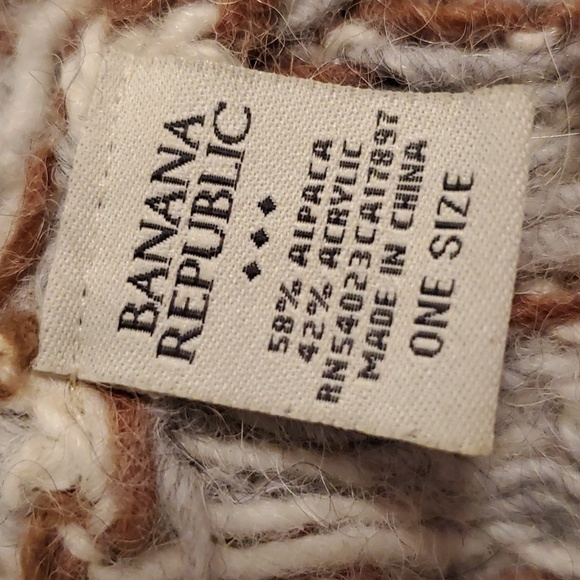 🦙Banana Republic Alpaca Beanie - Picture 4 of 8